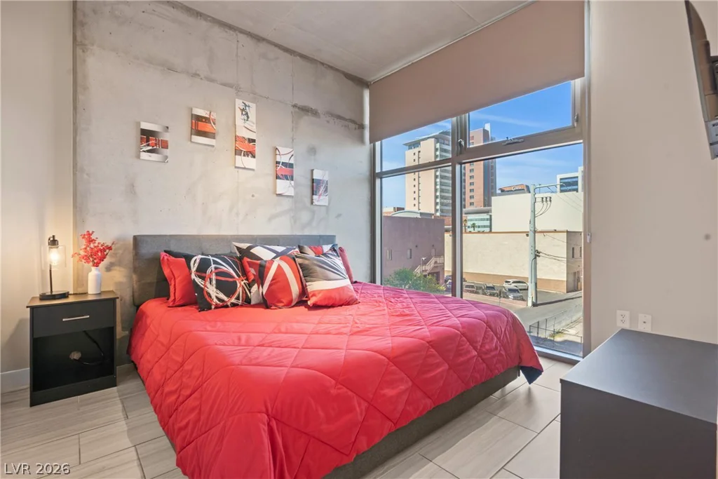 353 Bonneville, Las Vegas, NV 89101