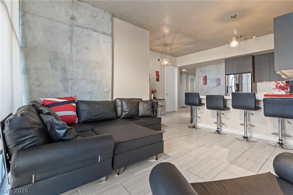 353 Bonneville, Las Vegas, NV 89101