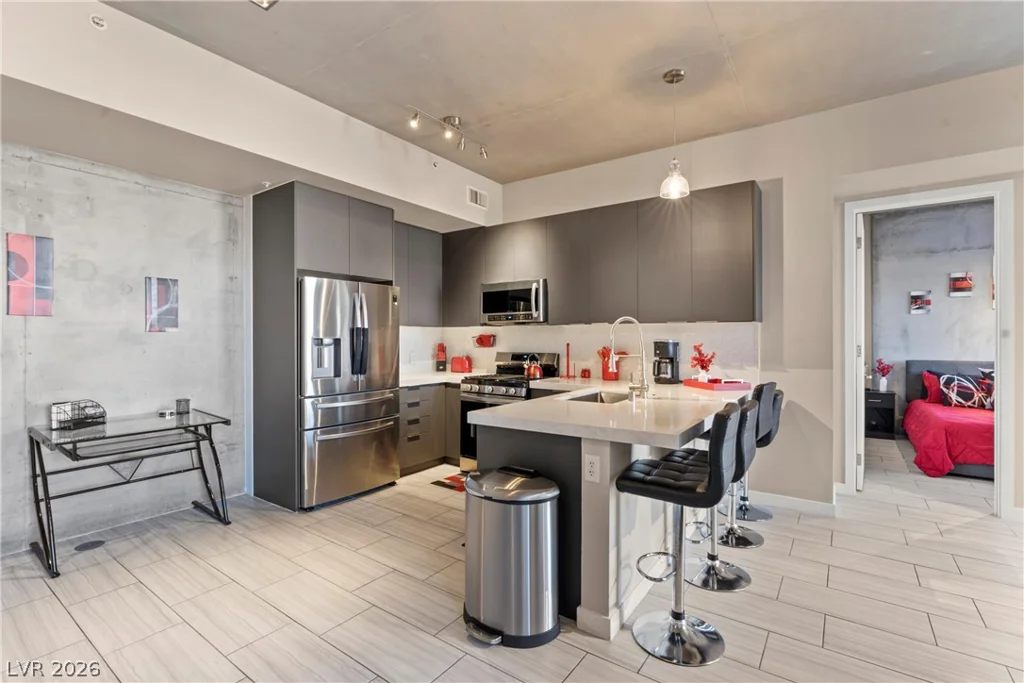 353 Bonneville, Las Vegas, NV 89101