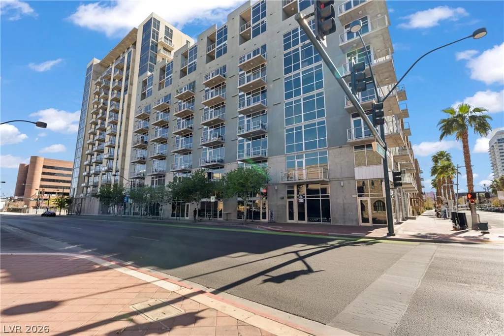 353 Bonneville, Las Vegas, NV 89101