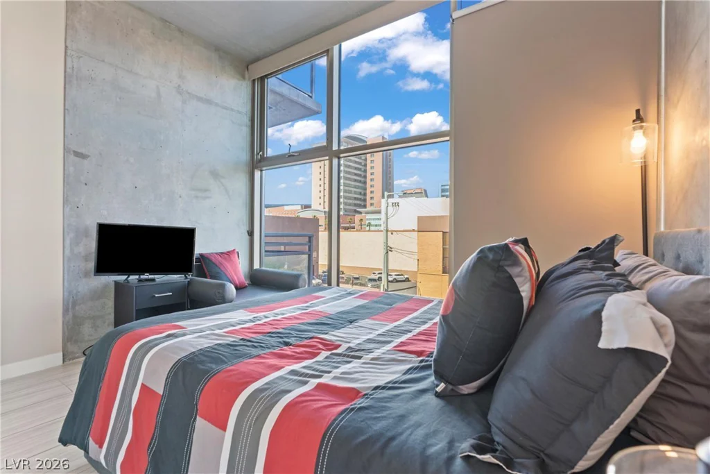 353 Bonneville, Las Vegas, NV 89101