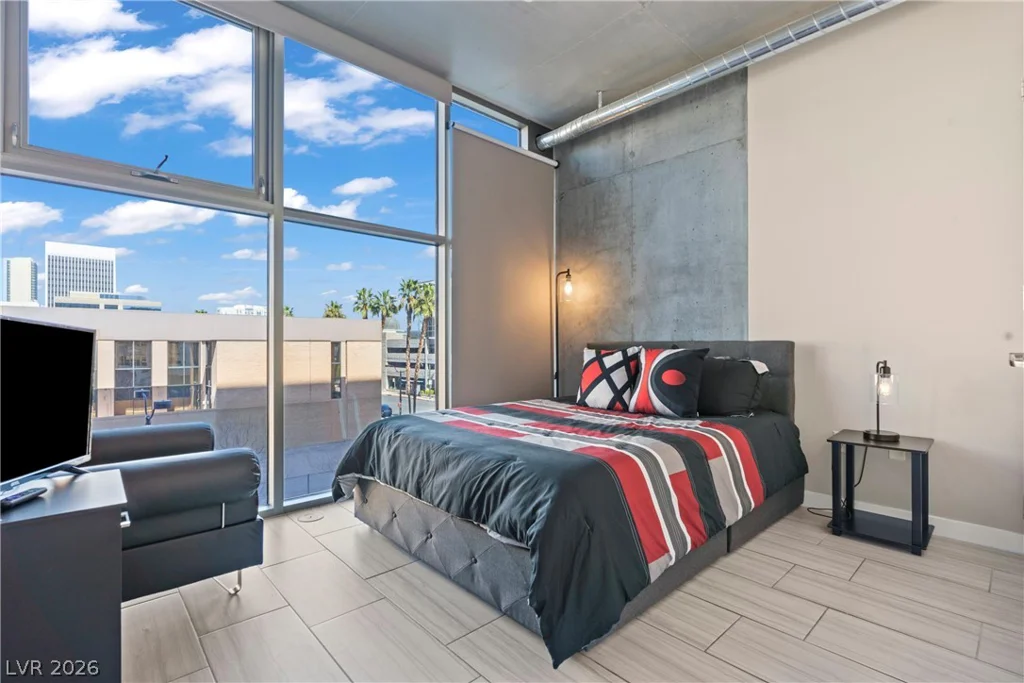 353 Bonneville, Las Vegas, NV 89101