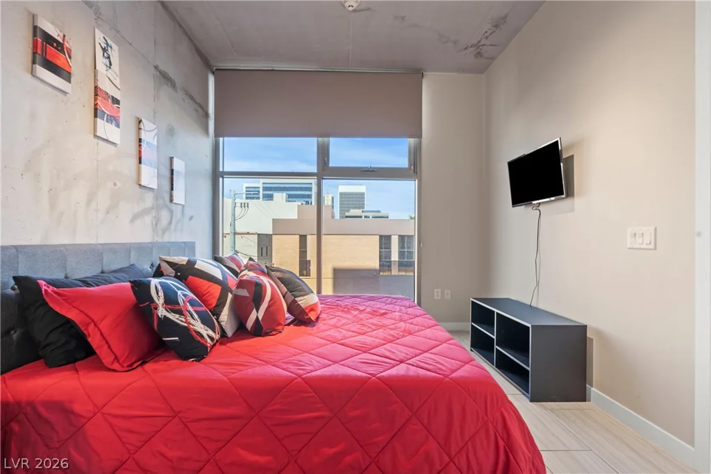 353 Bonneville, Las Vegas, NV 89101