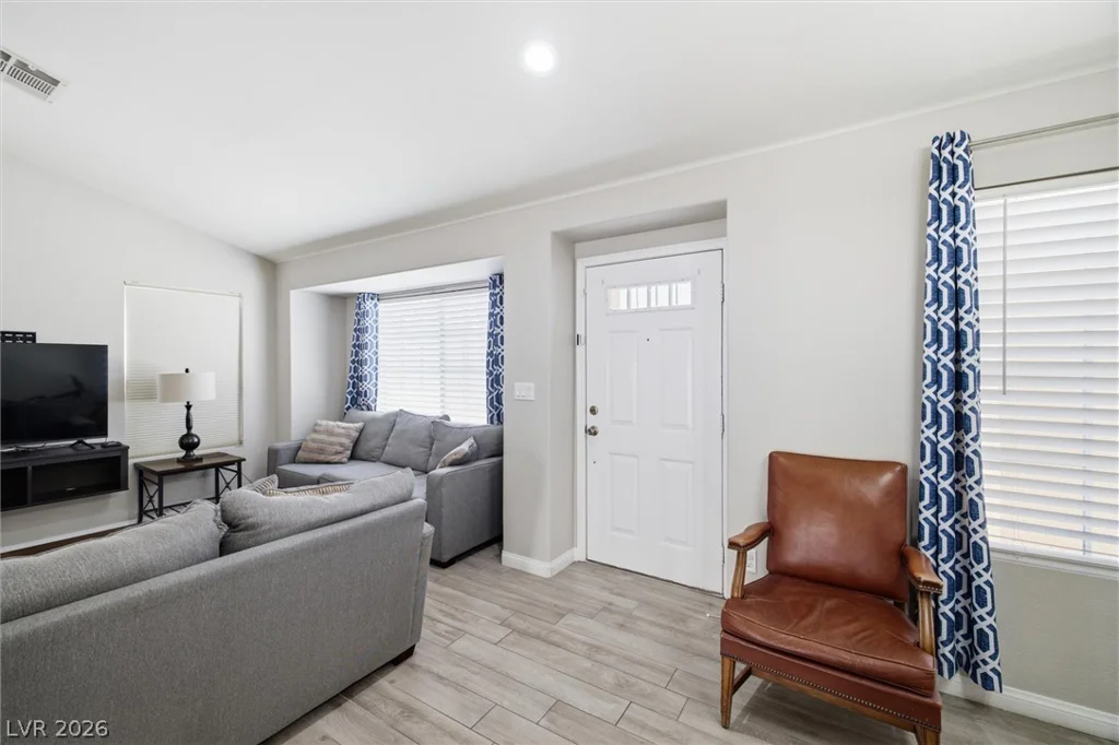 1536 Singing Bird, North Las Vegas, NV 89031
