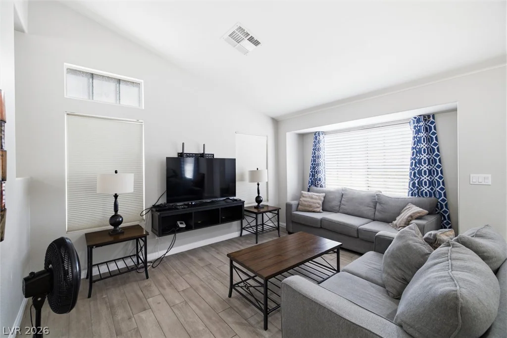 1536 Singing Bird, North Las Vegas, NV 89031