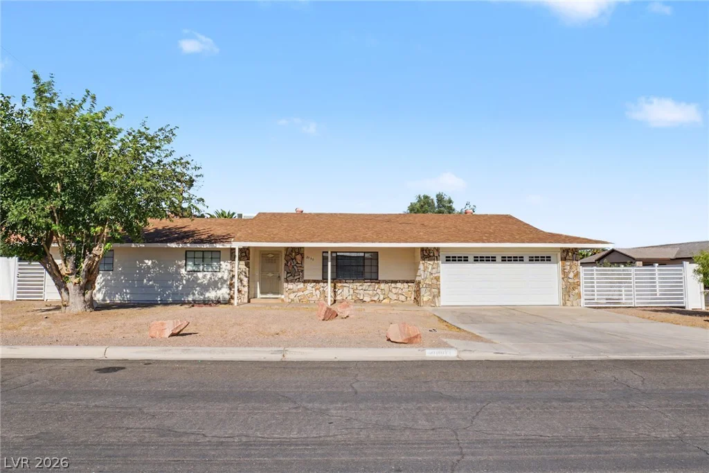 2090 Lucerne, Las Vegas, NV 89104