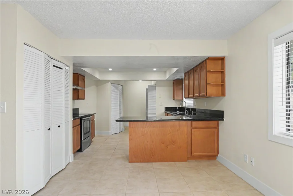 2090 Lucerne, Las Vegas, NV 89104