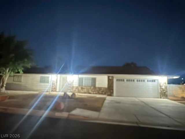 2090 Lucerne, Las Vegas, NV 89104