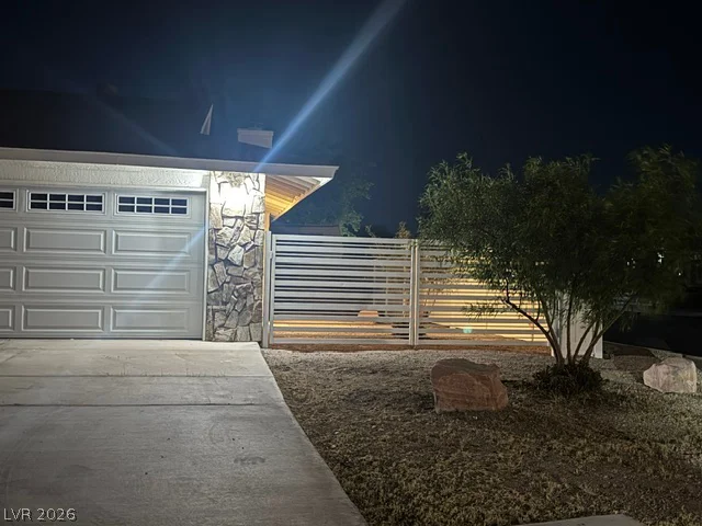 2090 Lucerne, Las Vegas, NV 89104