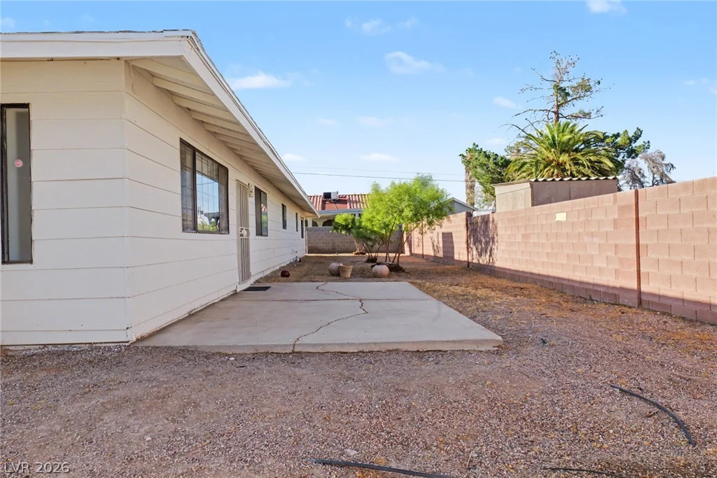 2090 Lucerne, Las Vegas, NV 89104