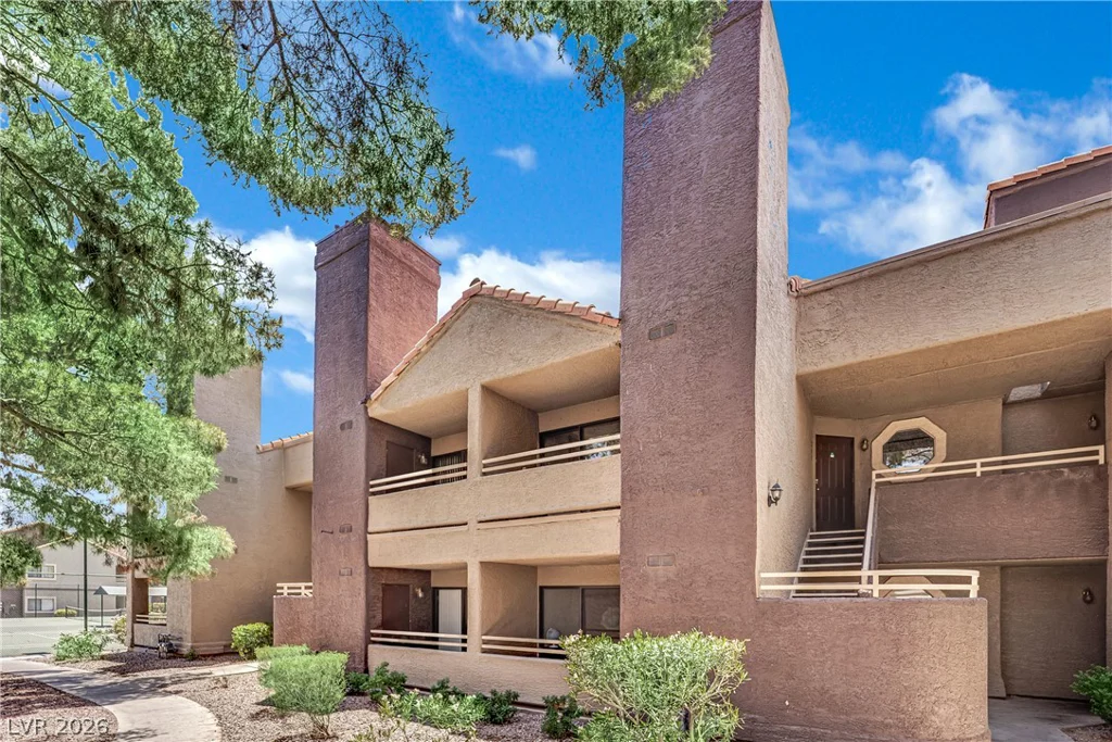 5010 Rainbow, Las Vegas, NV 89118