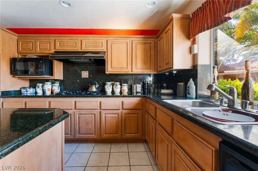 2000 White Falls, Las Vegas, NV 89128