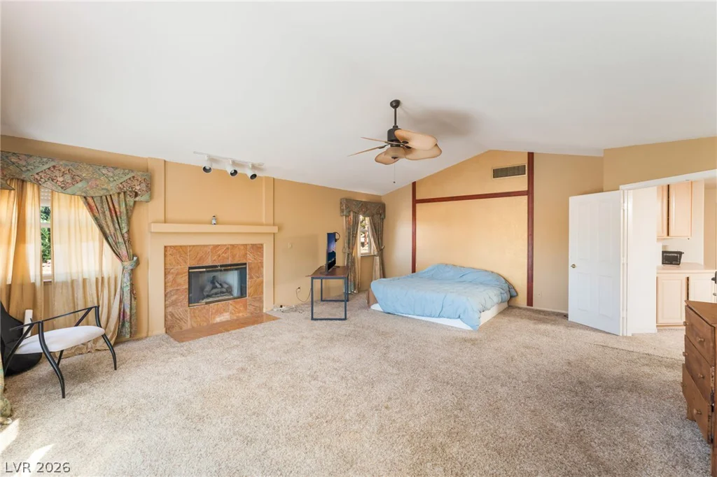 2000 White Falls, Las Vegas, NV 89128