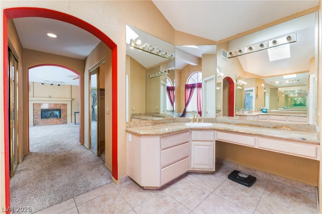2000 White Falls, Las Vegas, NV 89128