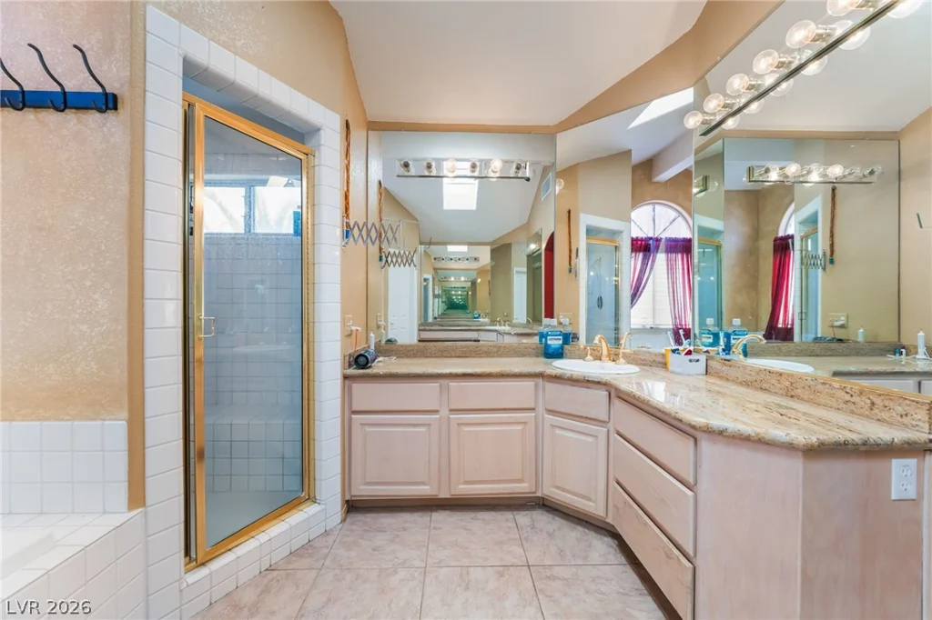 2000 White Falls, Las Vegas, NV 89128
