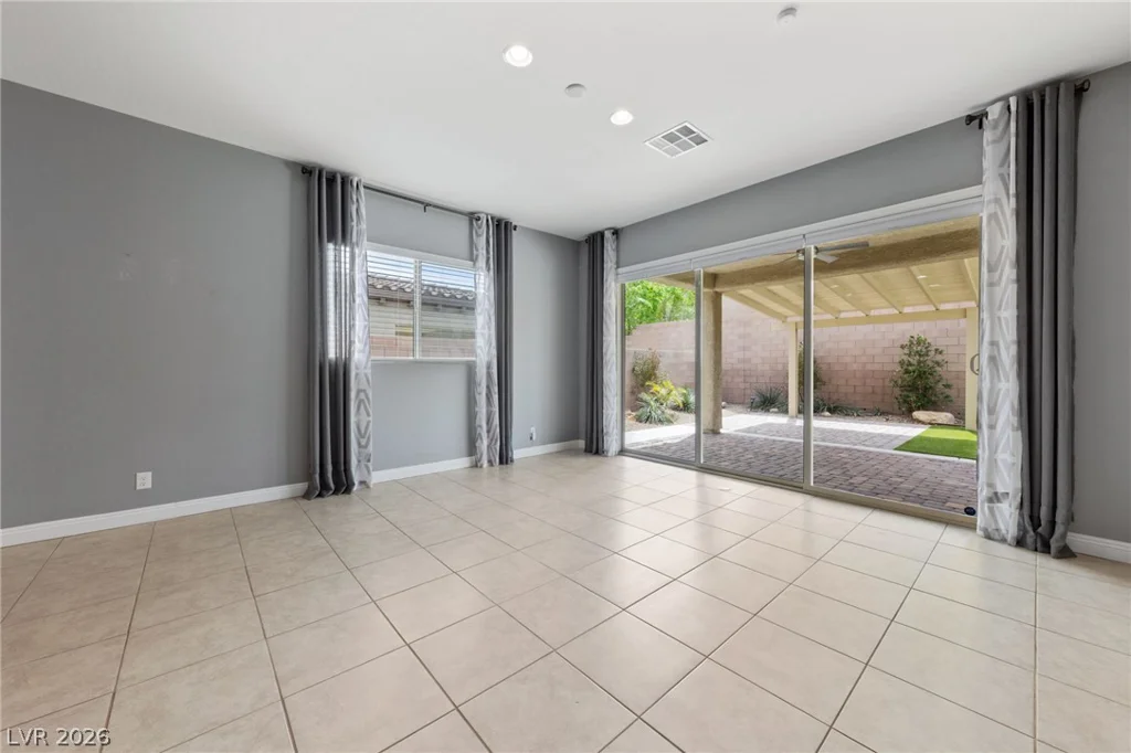 349 Bronze Creek, Las Vegas, NV 89148