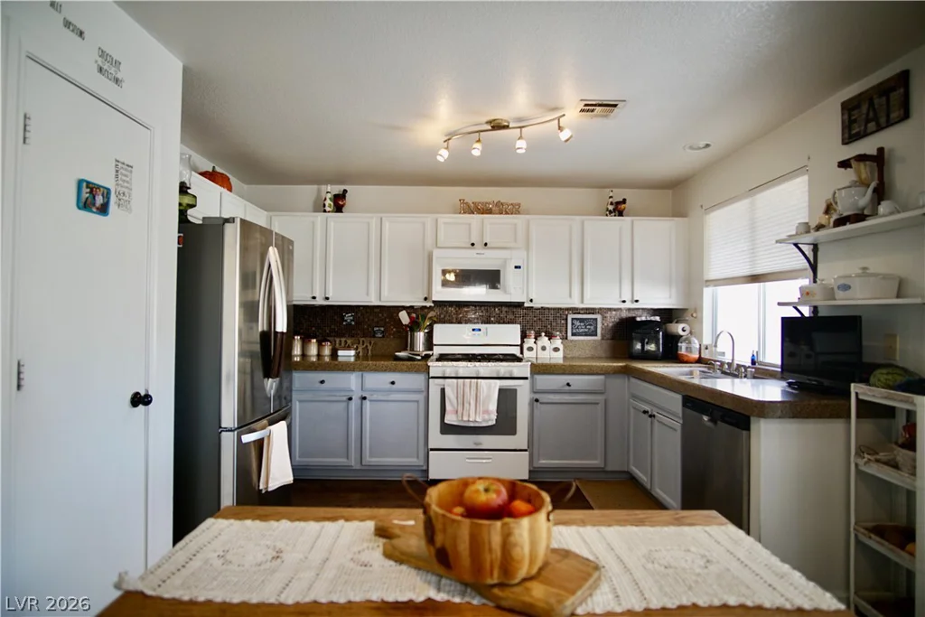 1912 Pyle, Las Vegas, NV 89183