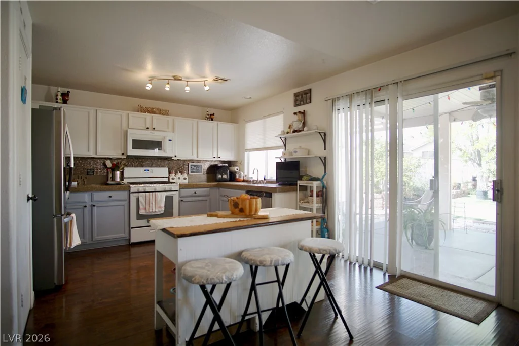 1912 Pyle, Las Vegas, NV 89183