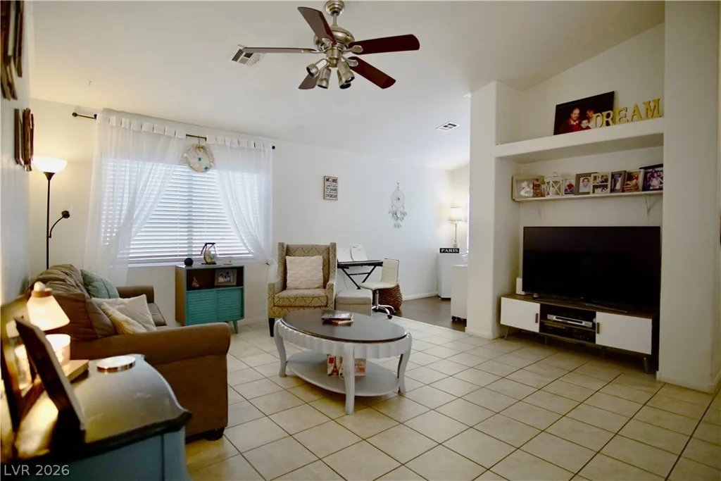 1912 Pyle, Las Vegas, NV 89183