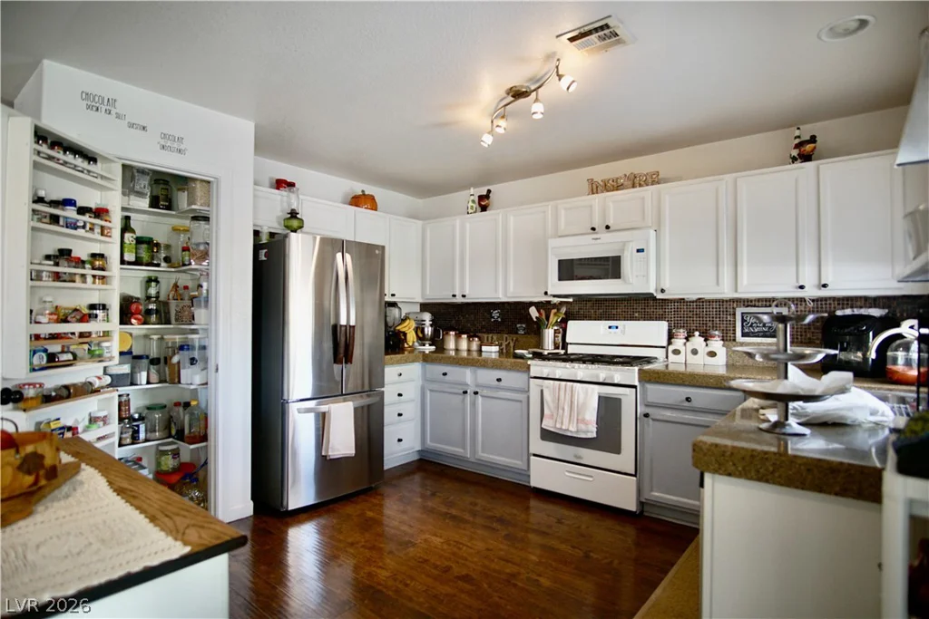 1912 Pyle, Las Vegas, NV 89183
