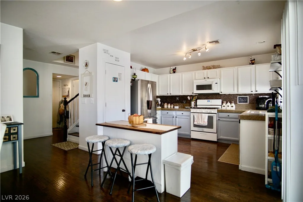 1912 Pyle, Las Vegas, NV 89183