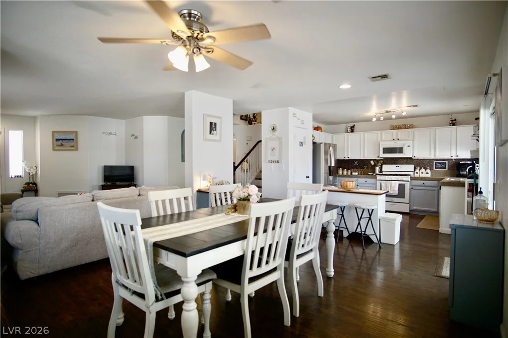 1912 Pyle, Las Vegas, NV 89183