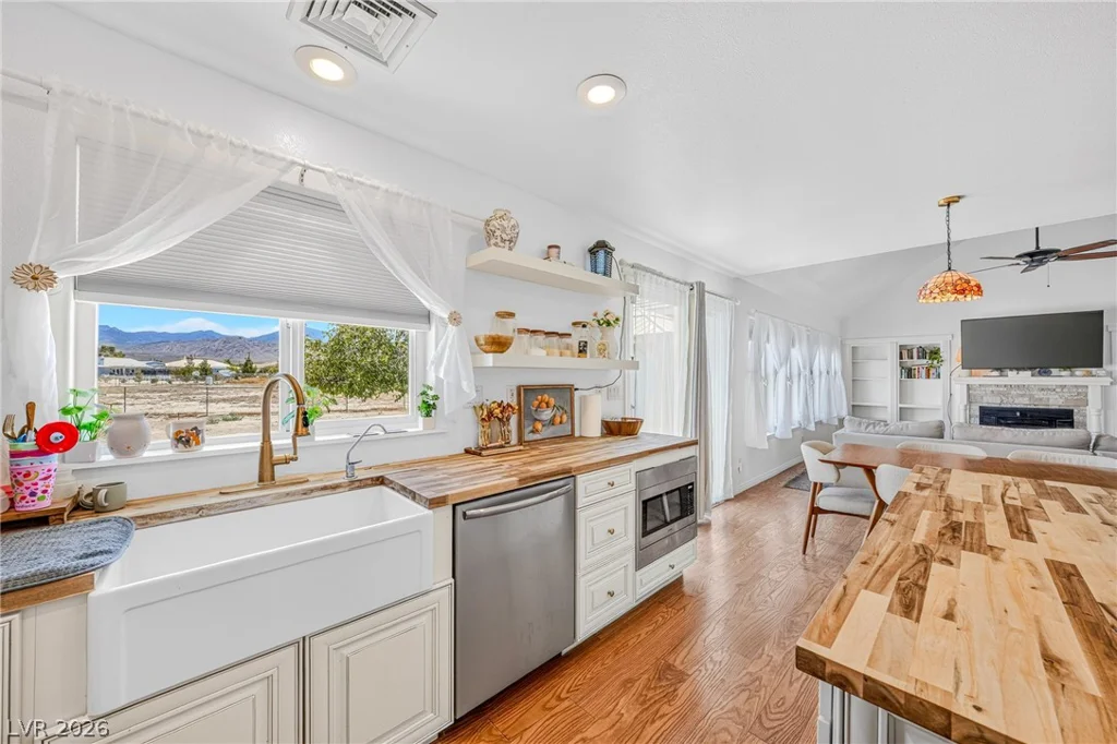 3121 Deacon, Pahrump, NV 89048