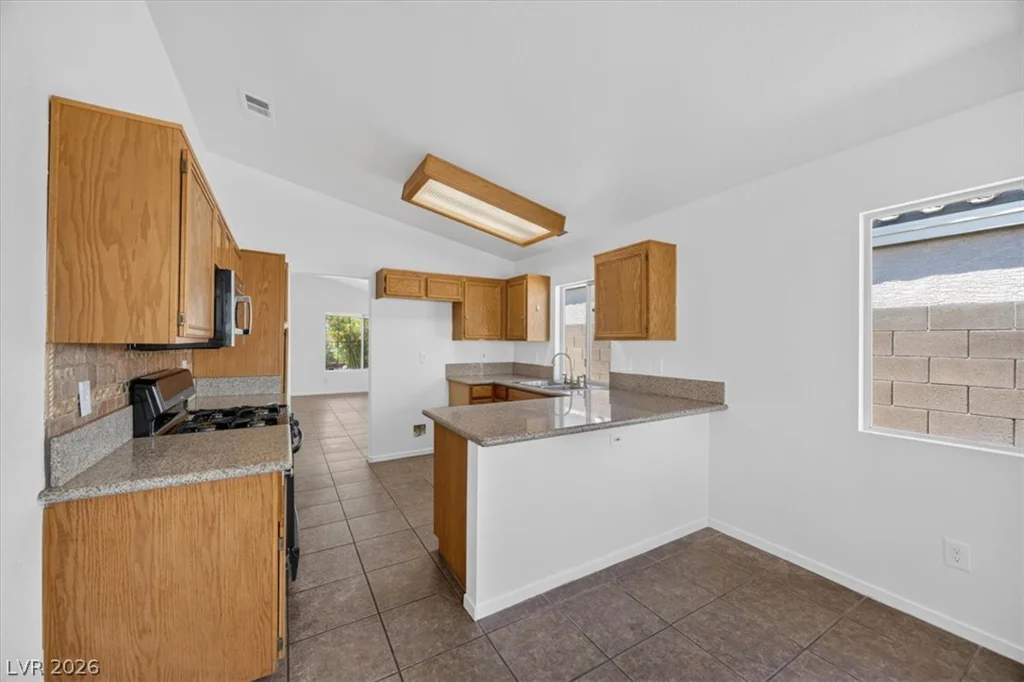 6516 Moon Roses, Las Vegas, NV 89108