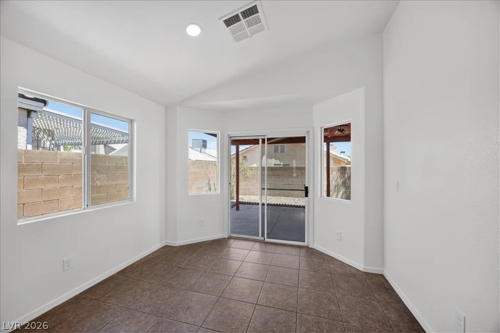 6516 Moon Roses, Las Vegas, NV 89108