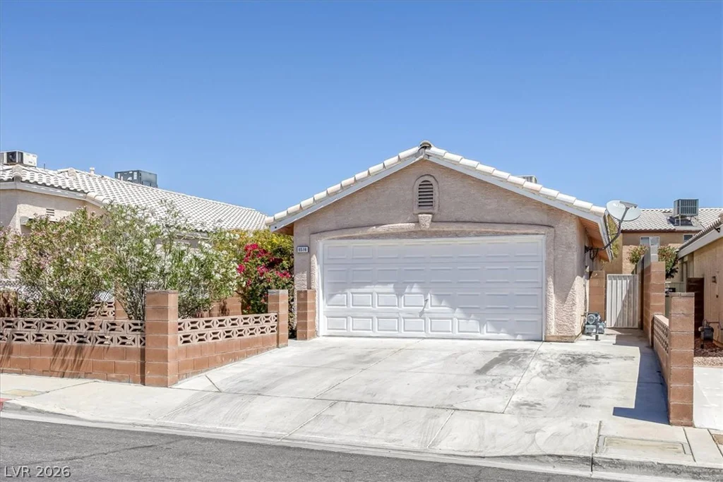 6516 Moon Roses, Las Vegas, NV 89108