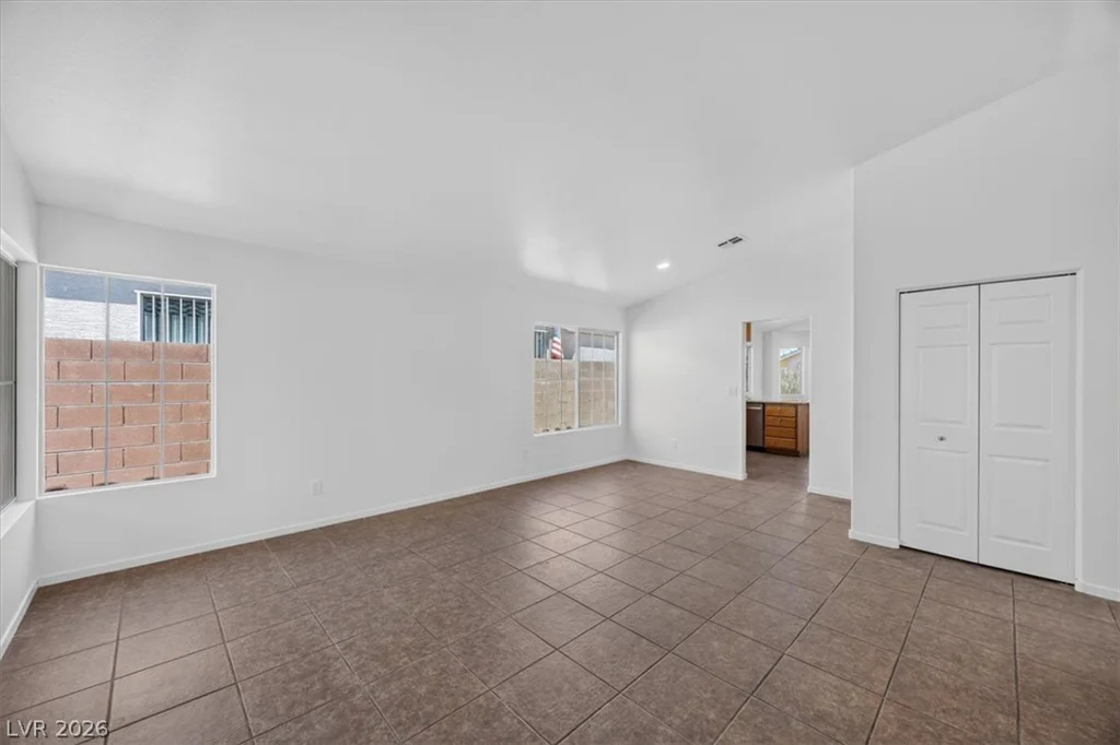 6516 Moon Roses, Las Vegas, NV 89108