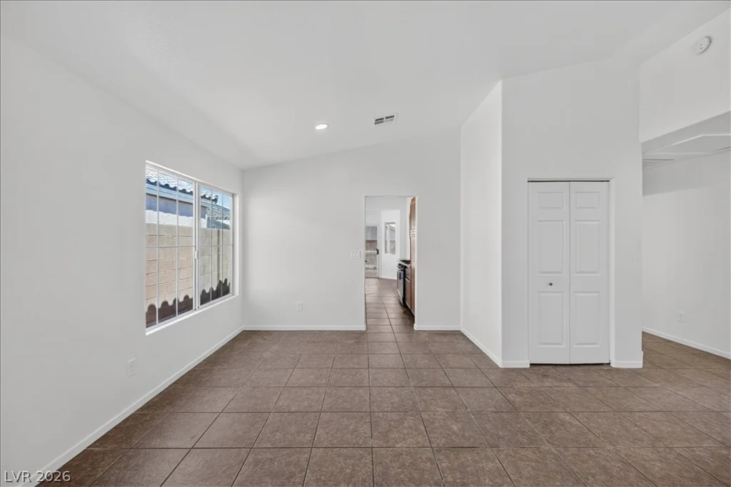 6516 Moon Roses, Las Vegas, NV 89108