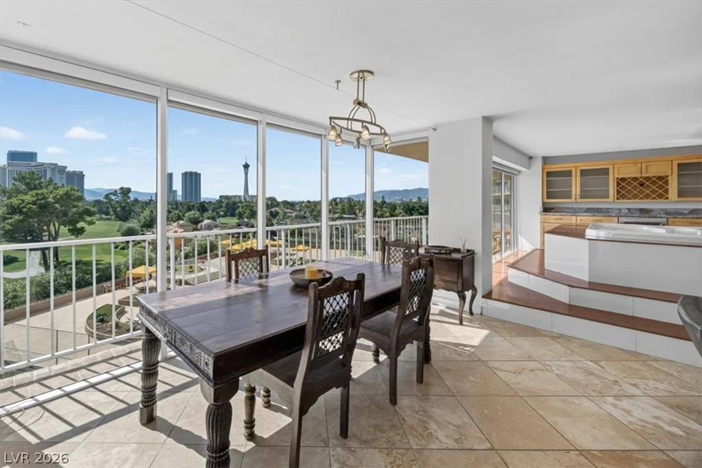 3111 Bel Air, Las Vegas, NV 89109
