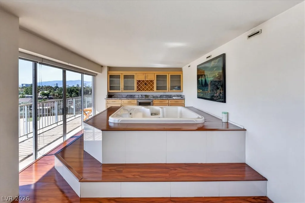 3111 Bel Air, Las Vegas, NV 89109