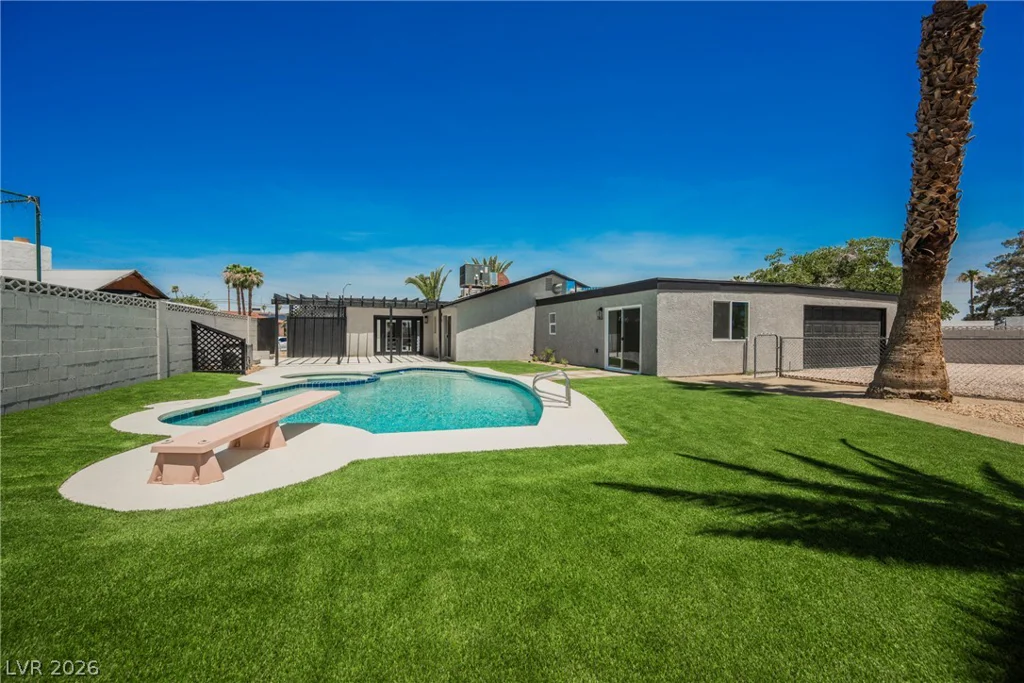 4816 Aveneda Sandia, Las Vegas, NV 89121