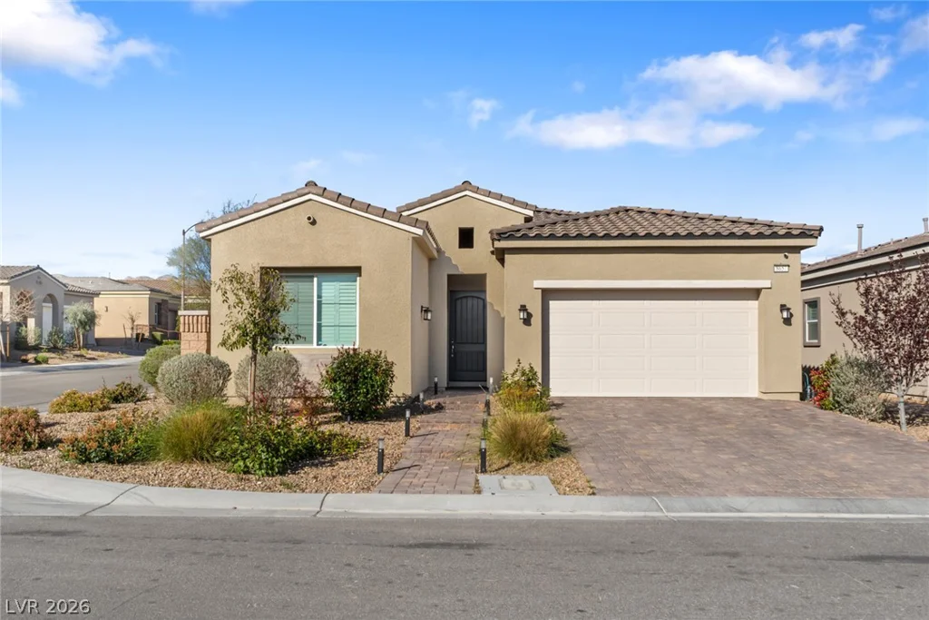 8657 Hartmont, Las Vegas, NV 89166