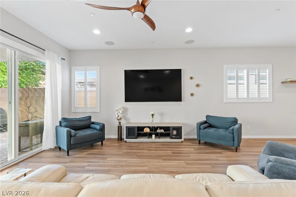 8657 Hartmont, Las Vegas, NV 89166