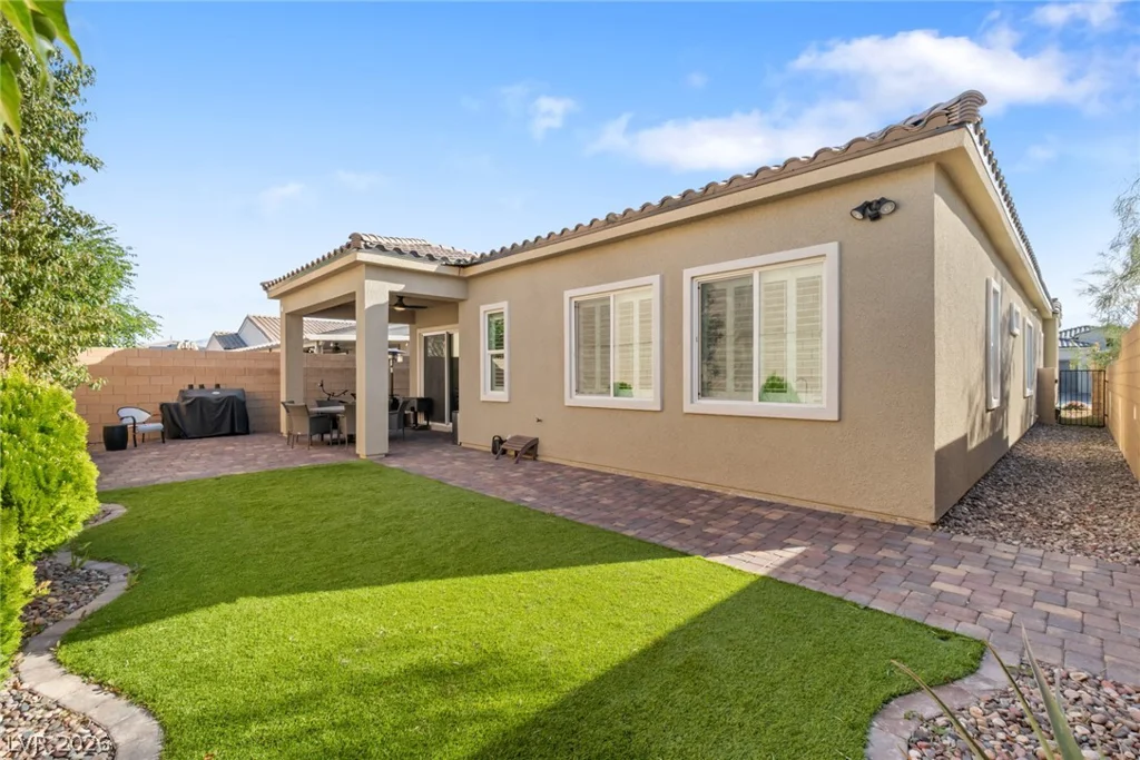8657 Hartmont, Las Vegas, NV 89166