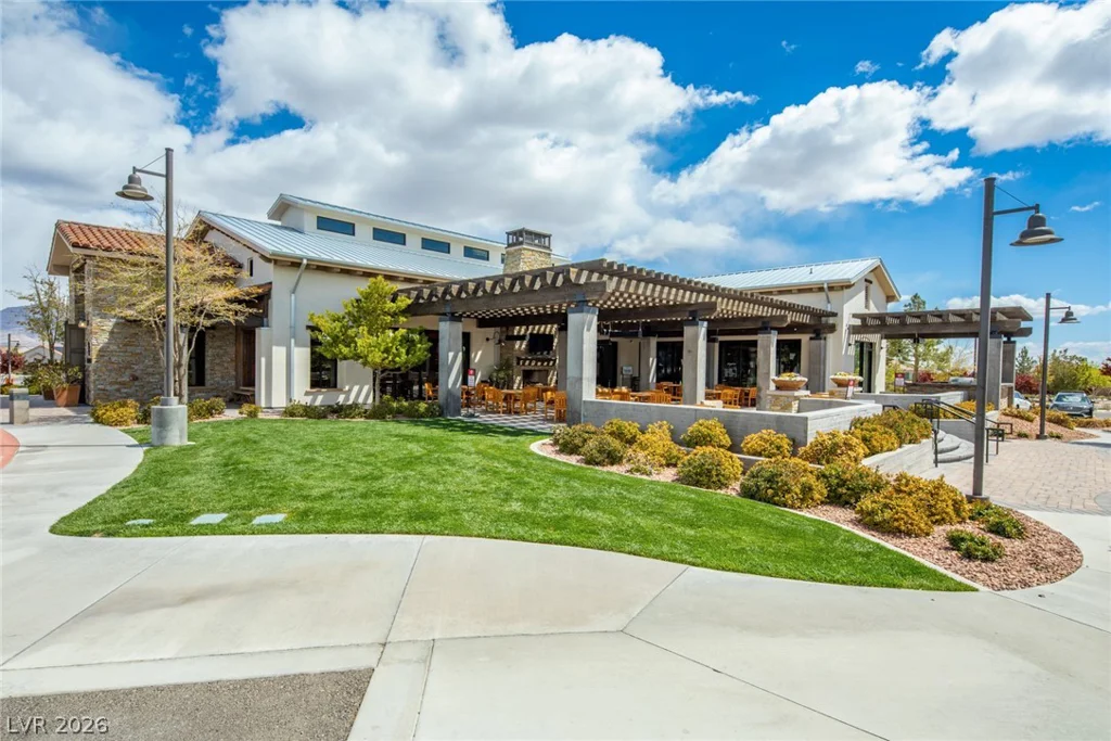 8657 Hartmont, Las Vegas, NV 89166