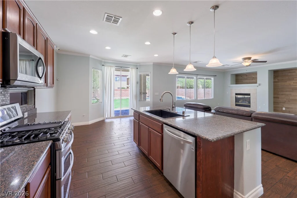 4128 Lancaster Falls, North Las Vegas, NV 89085