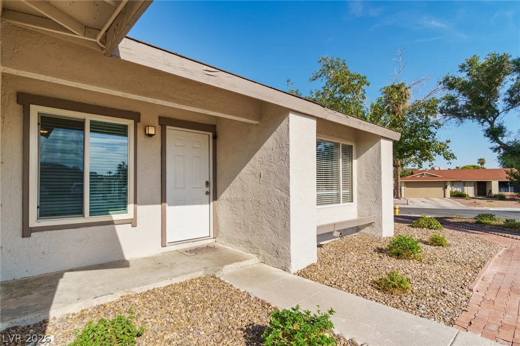 5551 Corral, Las Vegas, NV 89119