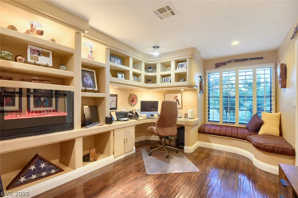 10005 Mahogany Grove, Las Vegas, NV 89117