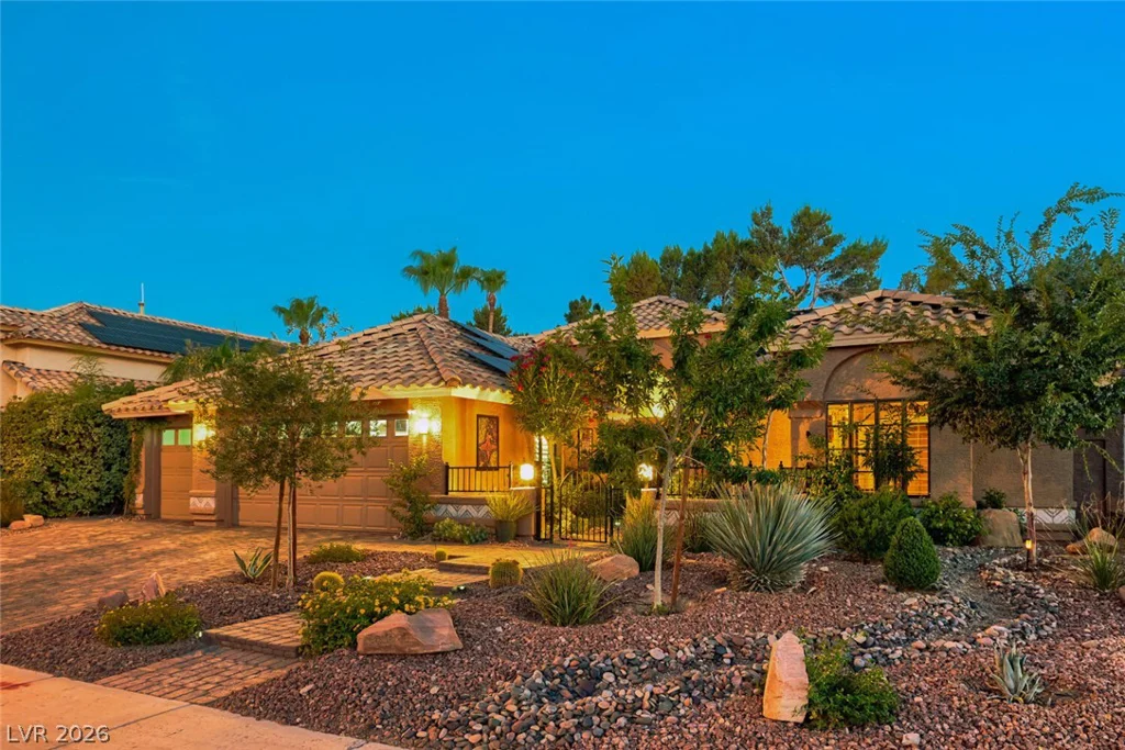 10005 Mahogany Grove, Las Vegas, NV 89117