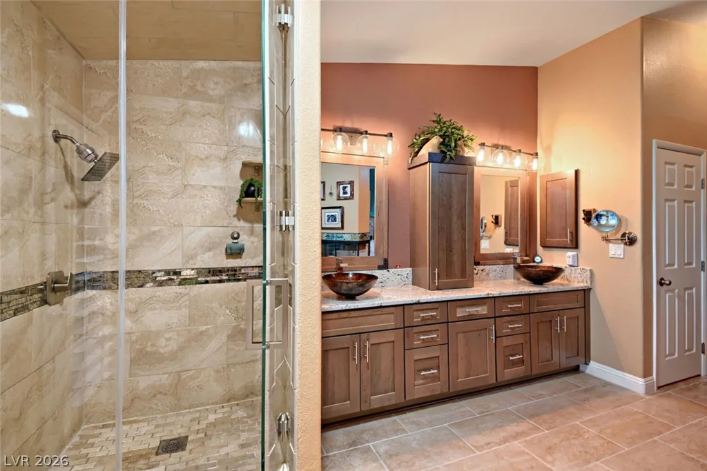 10005 Mahogany Grove, Las Vegas, NV 89117