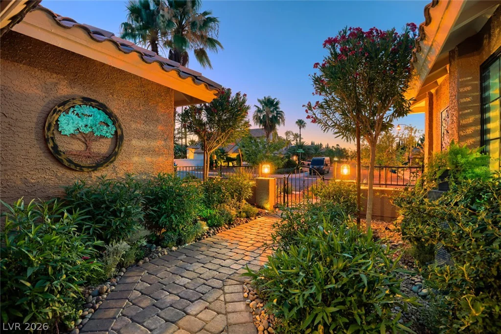 10005 Mahogany Grove, Las Vegas, NV 89117