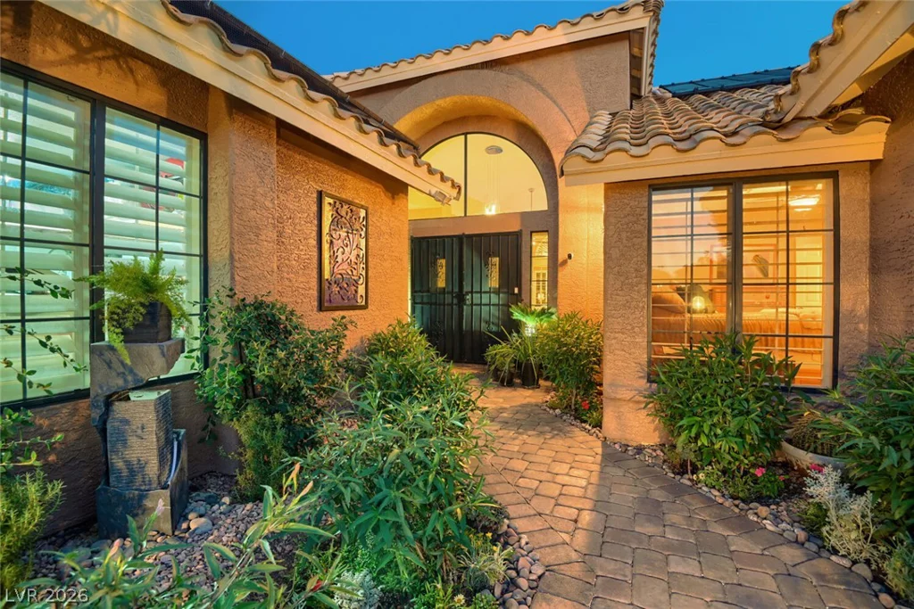 10005 Mahogany Grove, Las Vegas, NV 89117