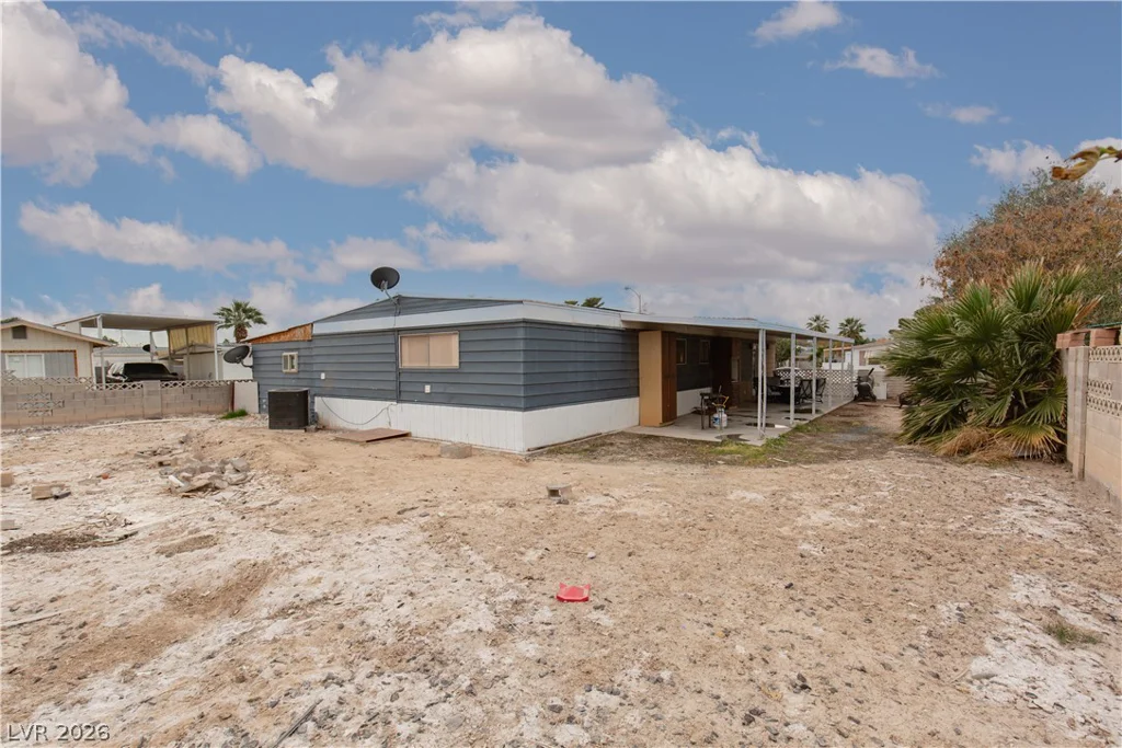 330 Sir Richard East, Las Vegas, NV 89110
