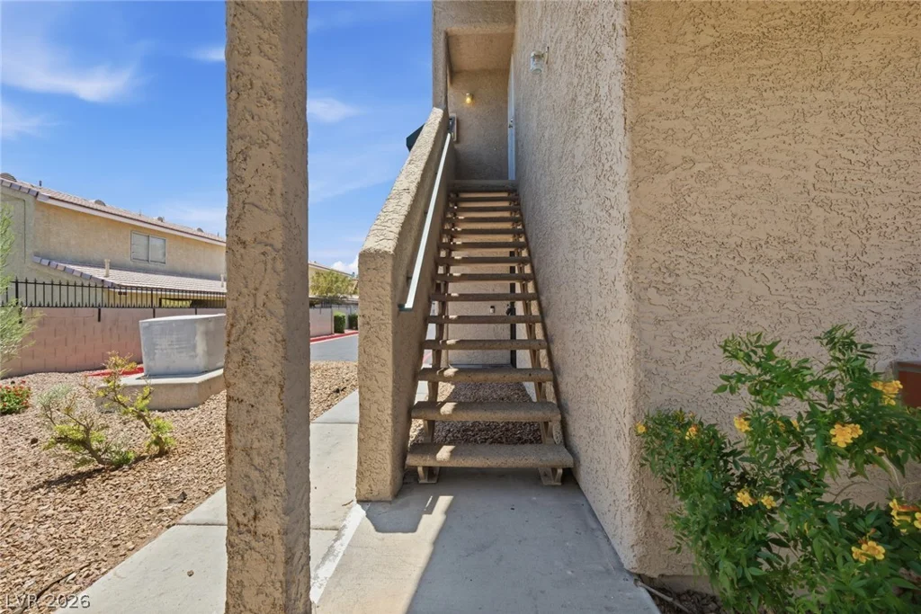 6750 Del Rey, Las Vegas, NV 89146