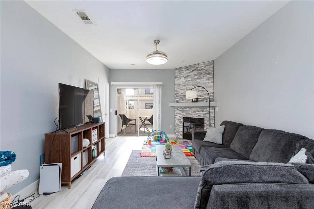 8725 Flamingo, Las Vegas, NV 89147
