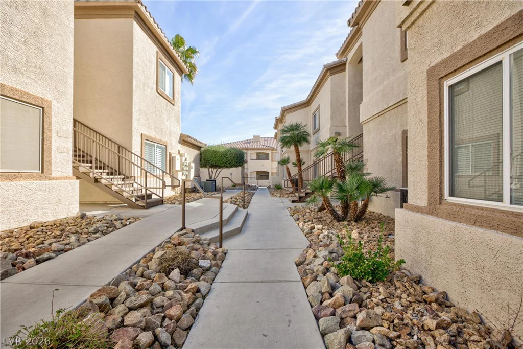 8725 Flamingo, Las Vegas, NV 89147